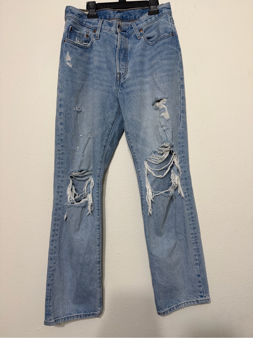 Levi’s 501 90s Light Blue Distressed Jeans Size 28